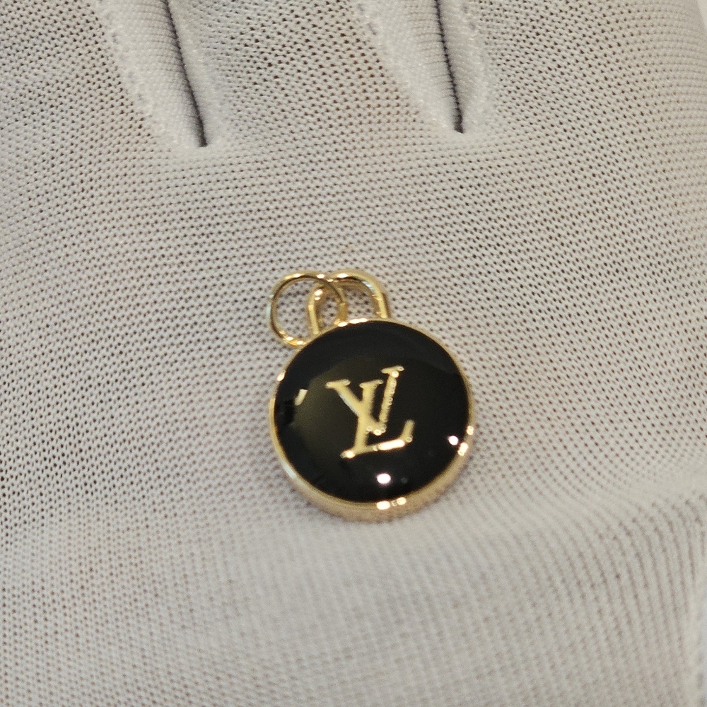 Louis Vuitton Zipper Pull Charm Pendant (With Unbranded Necklace